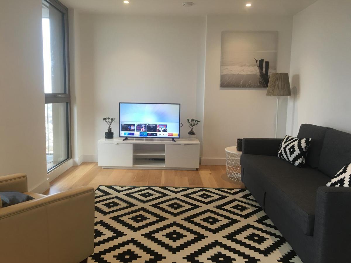 Luxurious Serviced Apartment In Кройдон Экстерьер фото