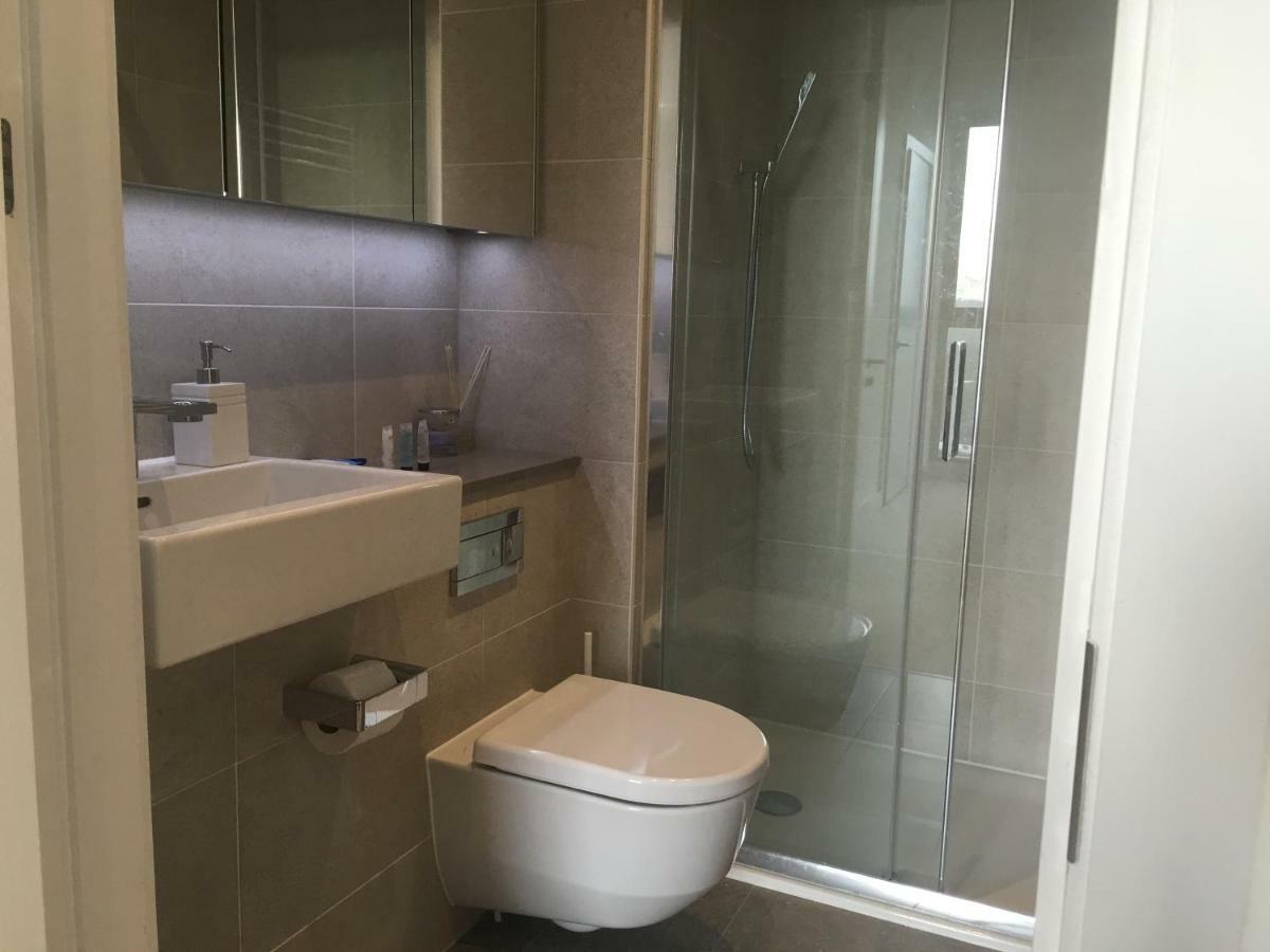 Luxurious Serviced Apartment In Кройдон Экстерьер фото